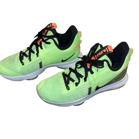 Nike LeBron Witness 5 "Grinch" Lime Glow Basketball Shoes Mens 10.5 CQ9380-300 - Picture 2 of 4